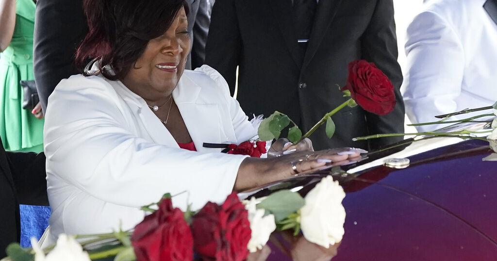 Mississippi man killed by police SUV receives funeral months after first burial in paupers’ cemetery Mississippi man killed by police SUV receives funeral months after first burial in paupers’ cemetery