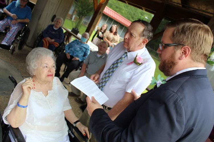 Diversicare couple gets married in nursing home ceremony Living