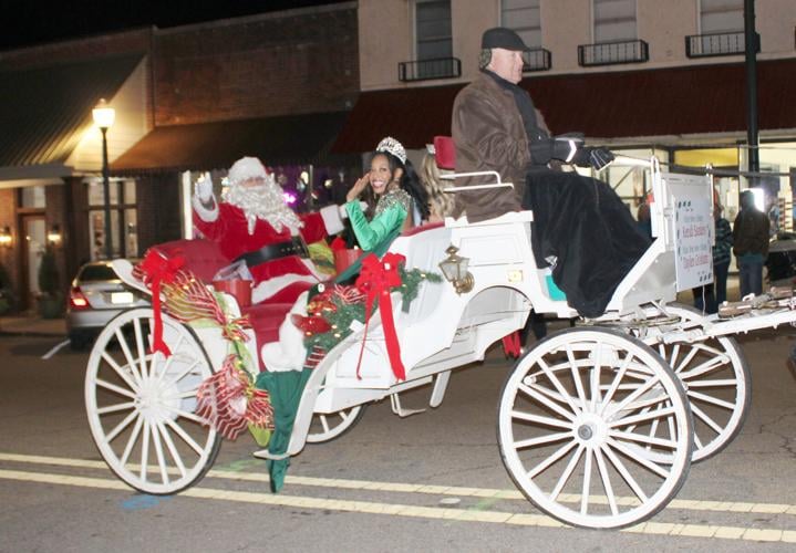 New AlbanyUnion County Christmas Parade spreads holiday cheer New