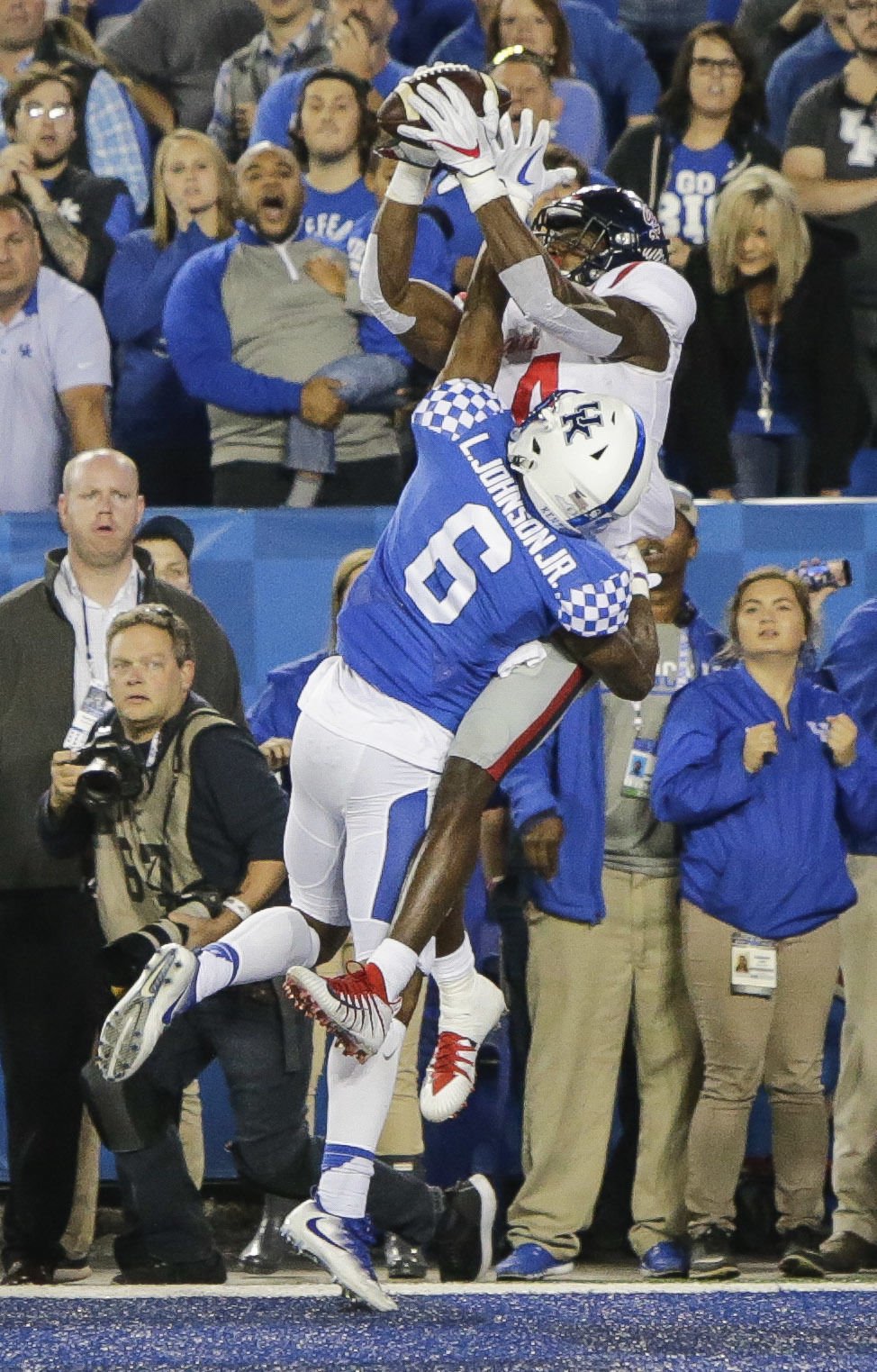 Ole Miss loses WR D.K. Metcalf for the season due to neck injury