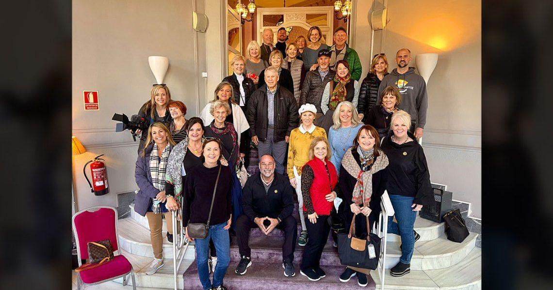 Es bueno estar de vuelta con un grupo turístico viajando por España | La vida Es bueno estar de vuelta con un grupo turístico viajando por España | La vida