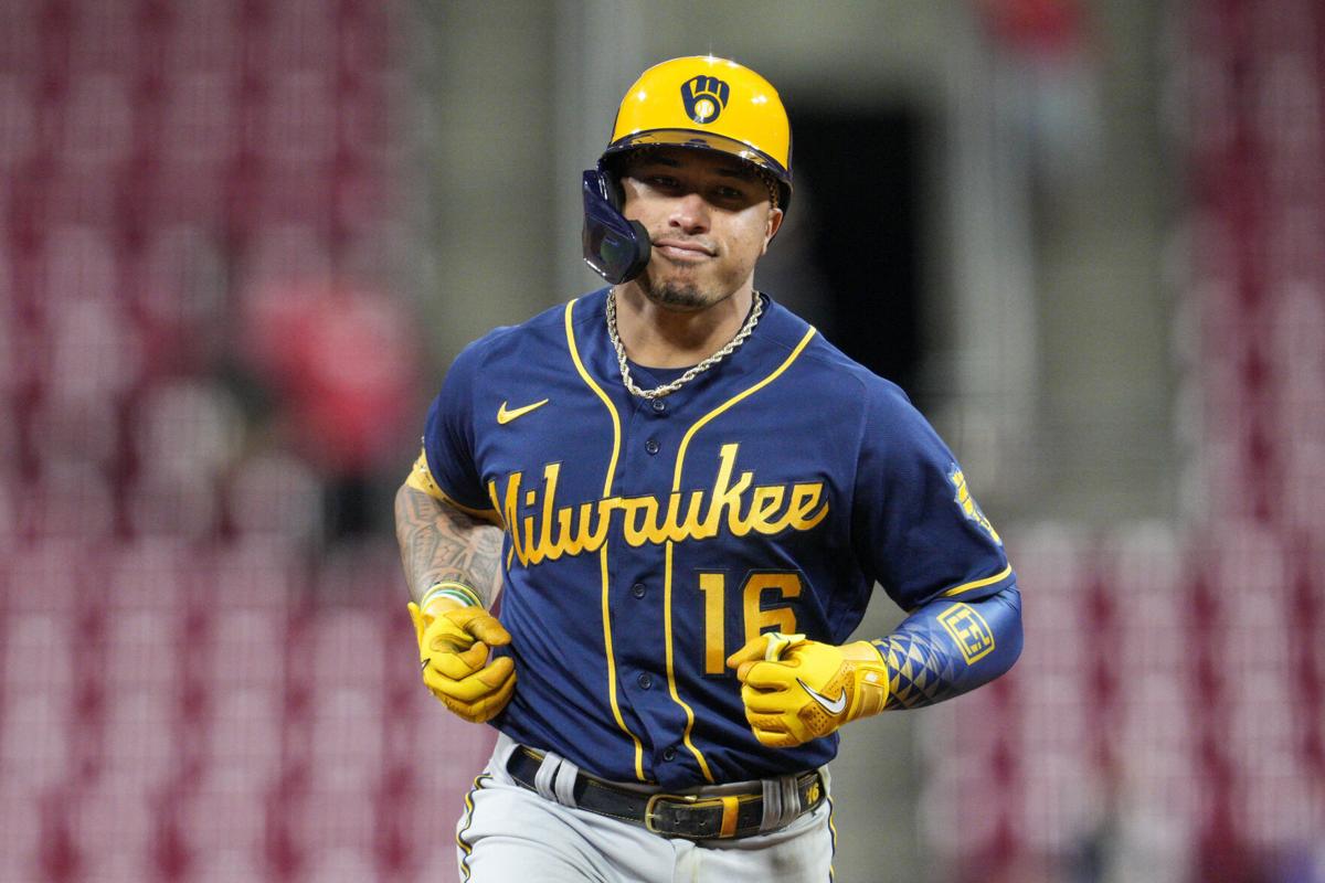 Jesse Winker recovering well from offseason spinal surgery