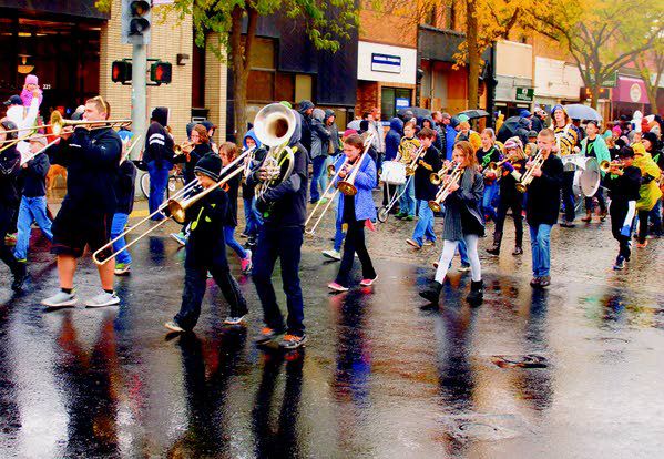 Despite raining on their parade, Packers enjoy having fans at