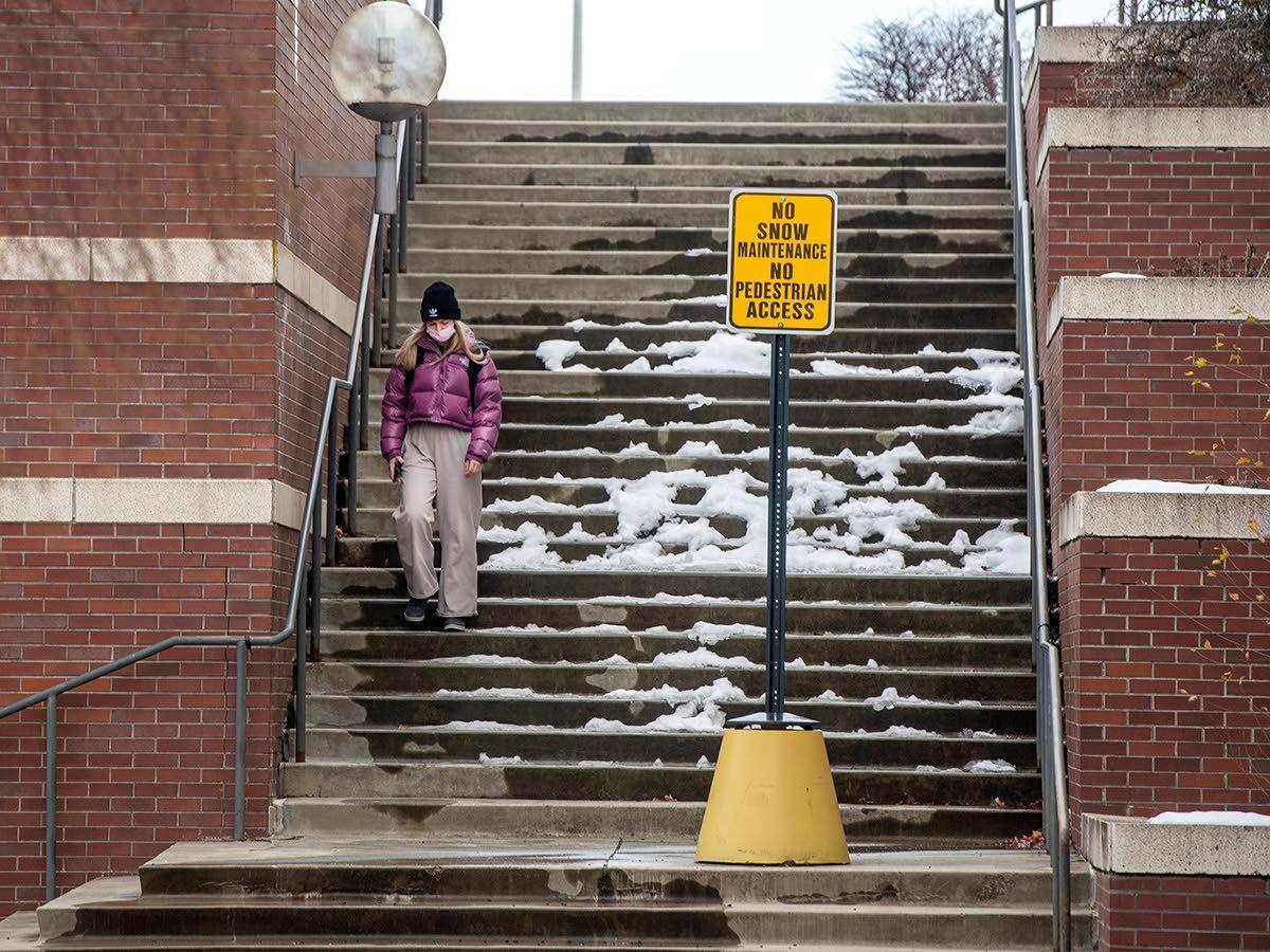 WSU students brave weather, COVID-19 at start of semester