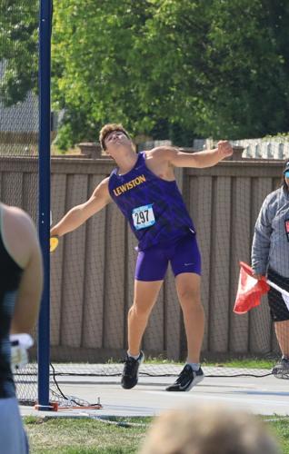 Lewiston’s White joins Kessinger with 5A state discus title