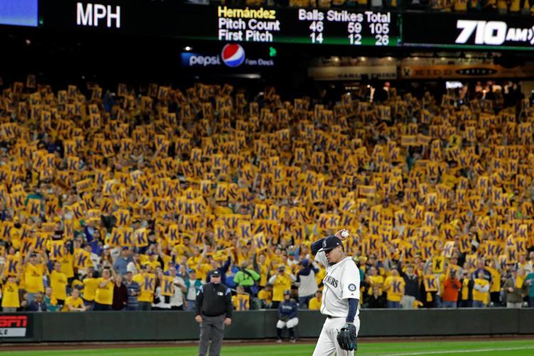 Felix Hernandez returns to throw out first pitch before Mariners' home  playoff game in Seattle, Mariners