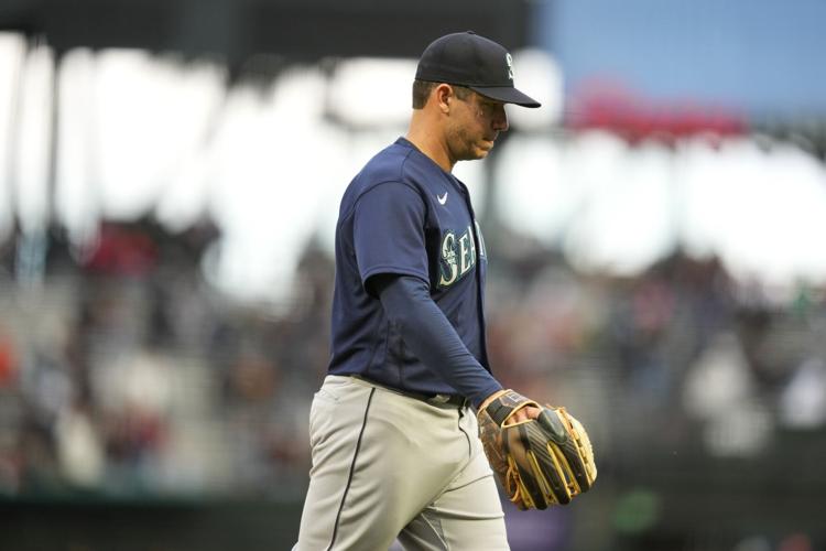 George Kirby pitches a gem, offense comes through as Mariners beat Astros