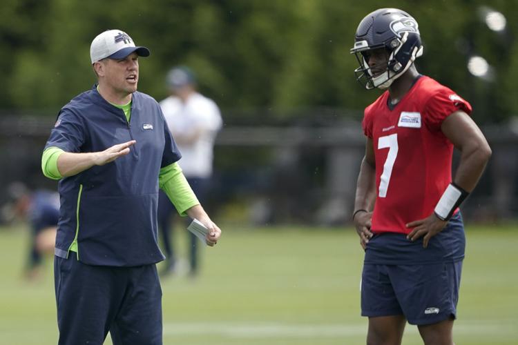 Geno Smith gets the spotlight after new deal with Seahawks