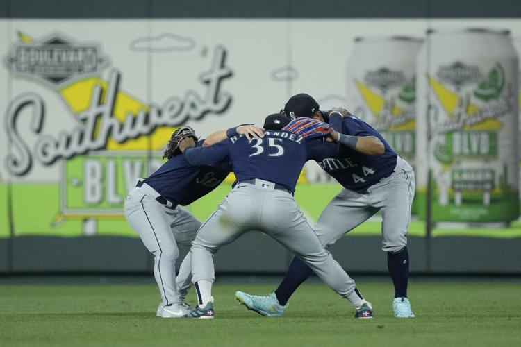 Hernandez 6 innings for Royals in 5-0 win over White Sox