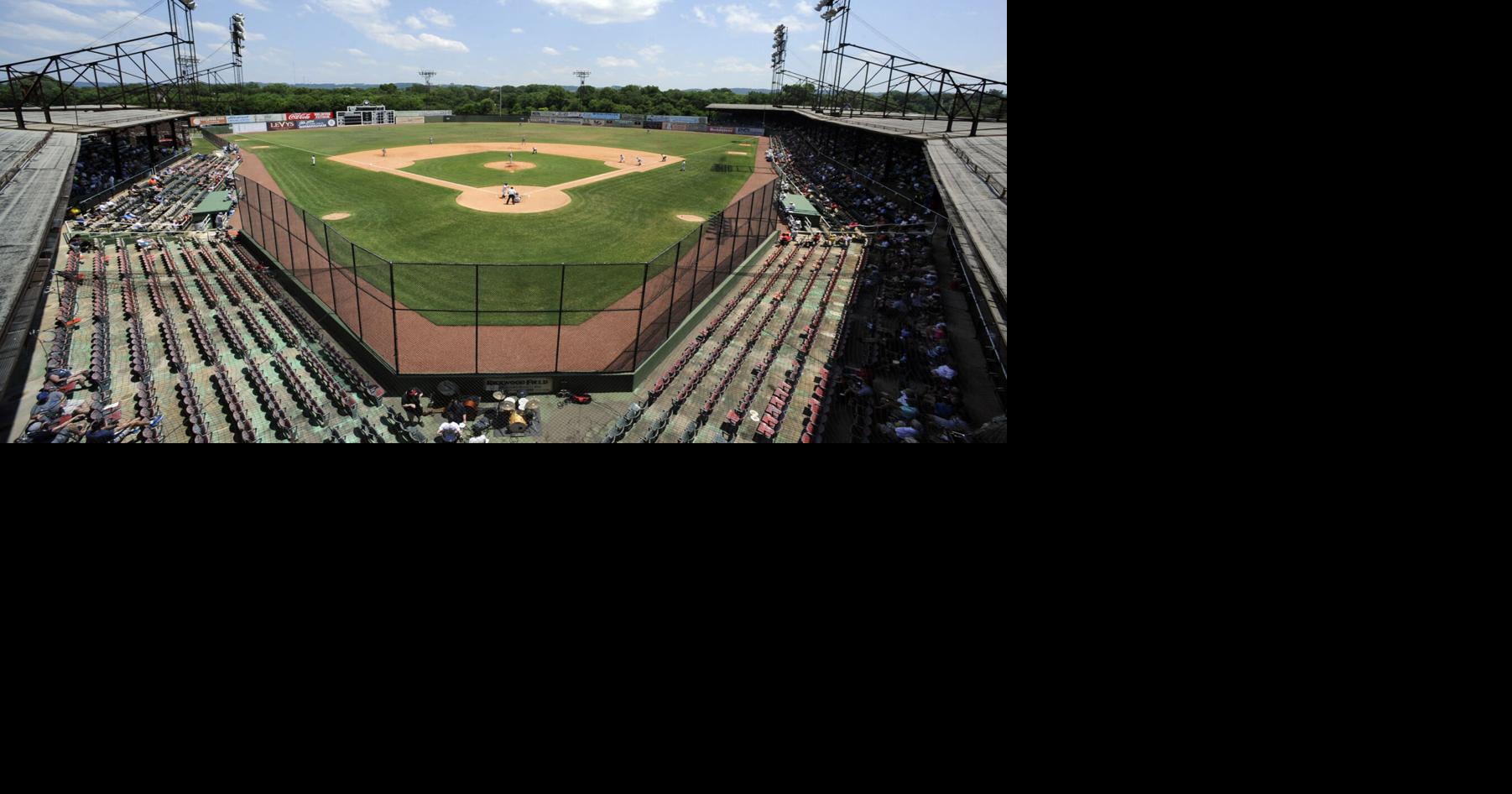 Illinois, Missouri legislatures playing softball game at Busch Stadium