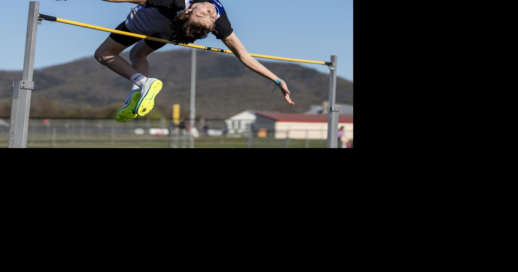 Track & Field: East Rock Mini Meet | Photo | dnronline.com
