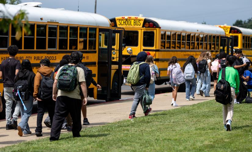 Harrisonburg students return to school | News | dnronline.com
