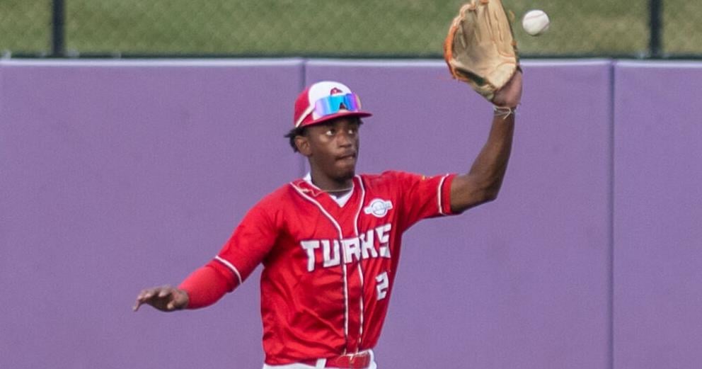 VALLEY BASEBALL LEAGUE | HARRISONBURG 5, WINCHESTER 2 Harrisonburg Turks rally past Winchester Royals at home