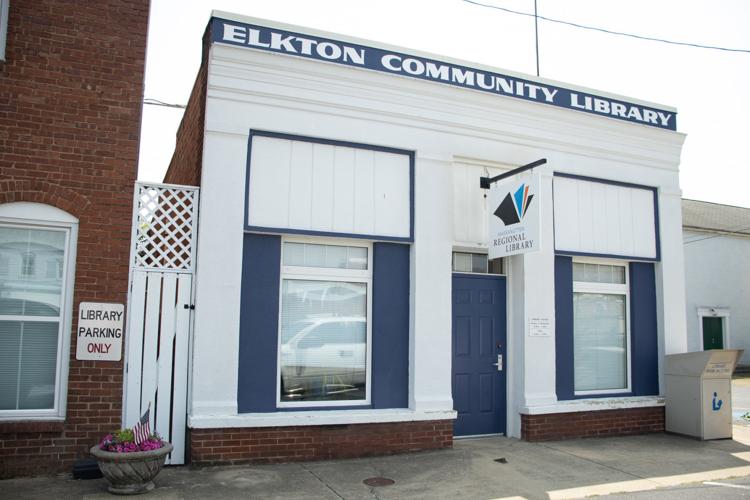 Elkton Library Revitalized With Traditional HandPainted Sign News
