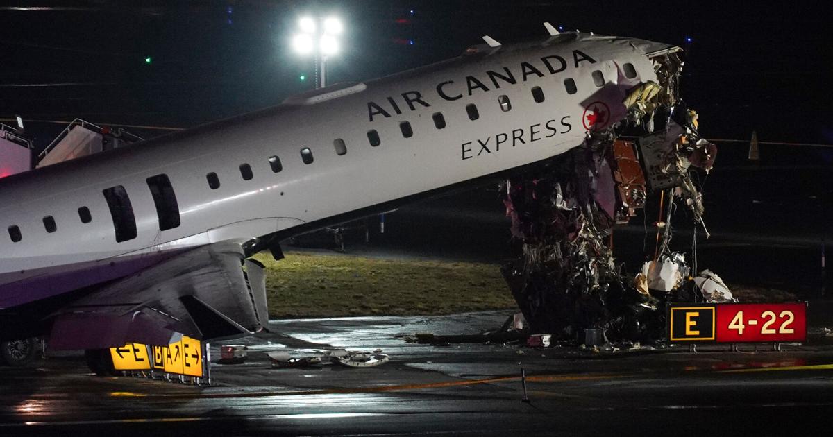 2 LaGuardia air traffic controllers left work an hour early before deadly crash, AP source says By JOSH FUNK - AP Transportation Writer Aug 28, 2026 16 mins ago