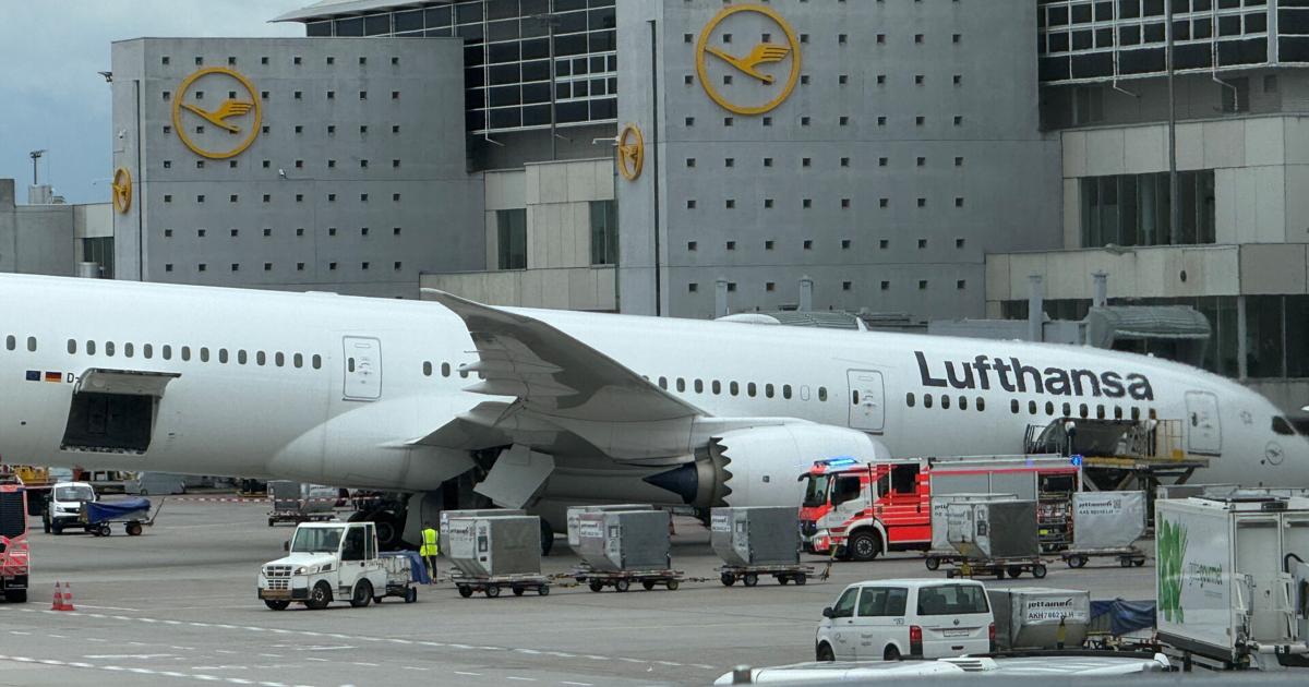 Lufthansa employees injured after Boeing 787's nose landing gear collapses at Frankfurt airport Several Lufthansa employees were injured when the nose gear of a Boeing aircraft retracted at Frankfurt airport By JAMEY KEATEN and RIO YAMAT - GENEVA Jun 4, 2026 12 mins ago