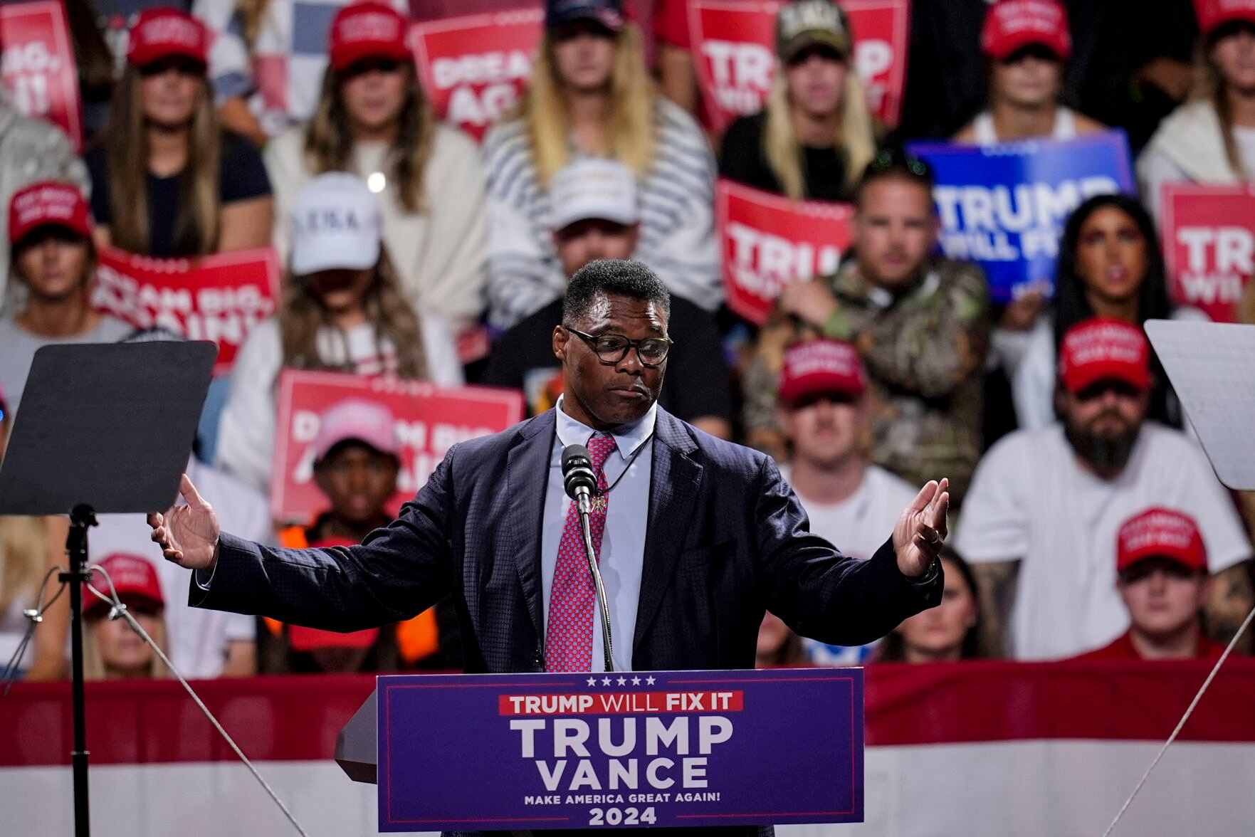 Trump Chooses Herschel Walker As US Ambassador To Bahamas | National ...