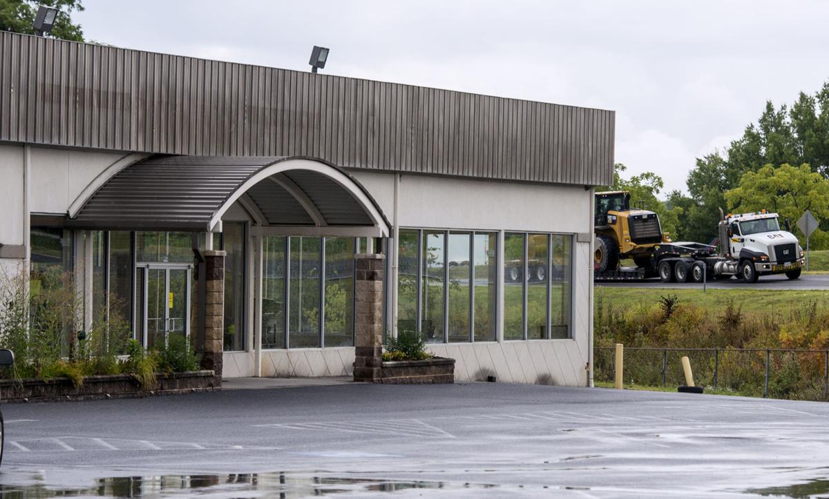 Strip Mall To Be Demolished For Longhorn Steakhouse Business Dnronline Com