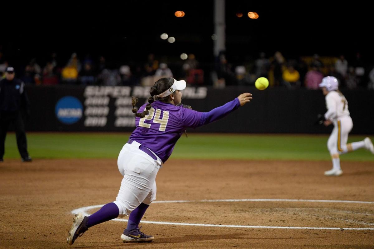 Dukes Make History, Shocking Host Missouri | Dnronline | dnronline.com