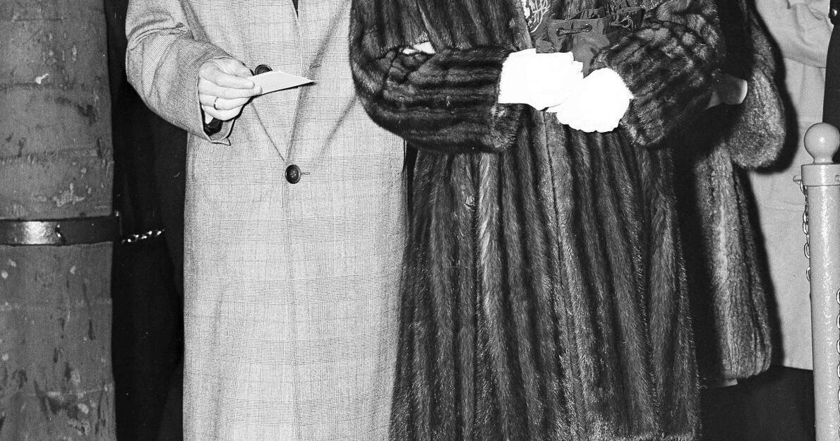 Raffel: Humphrey Bogart reminds us there comes a time to choose sides