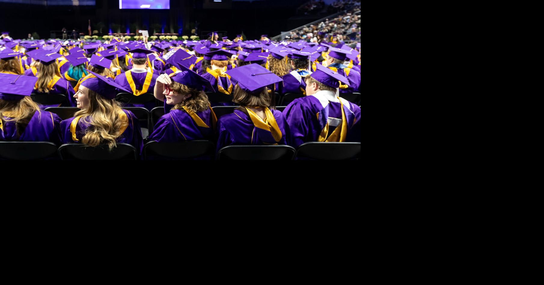 Nearly 1,000 grads celebrate JMU winter commencement | News | dnronline.com