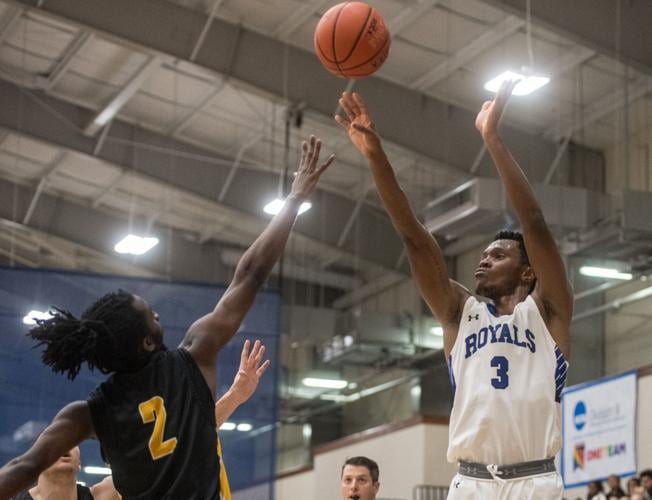 Basketball Eastern Mennonite vs. RandolphMacon Photo