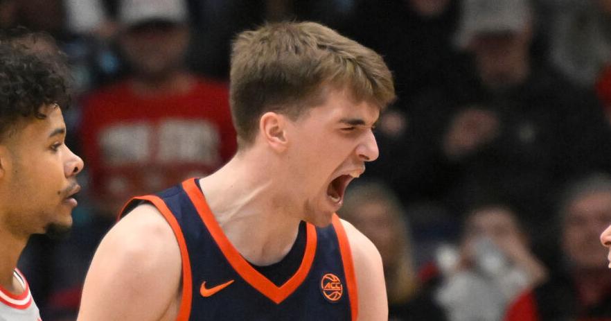 No. 14 Virginia stays aggressive to secure offensive rebounds