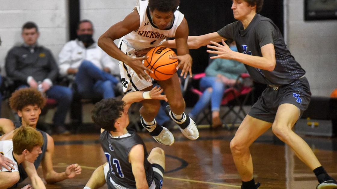 DothanEagle.com - Wicksburg edges Houston Academy to clinch area title image