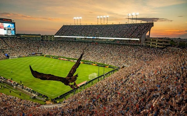 Drawn in by ‘Messi Mania,’ soccer fans find beauty in AU tradition