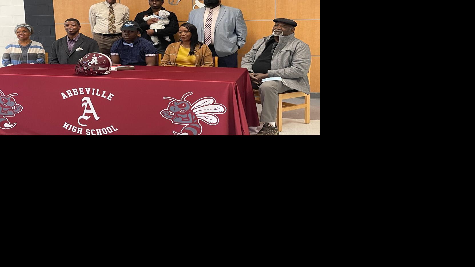 DothanEagle.com - Abbeville's Dozier signs to play football at Faulkner image