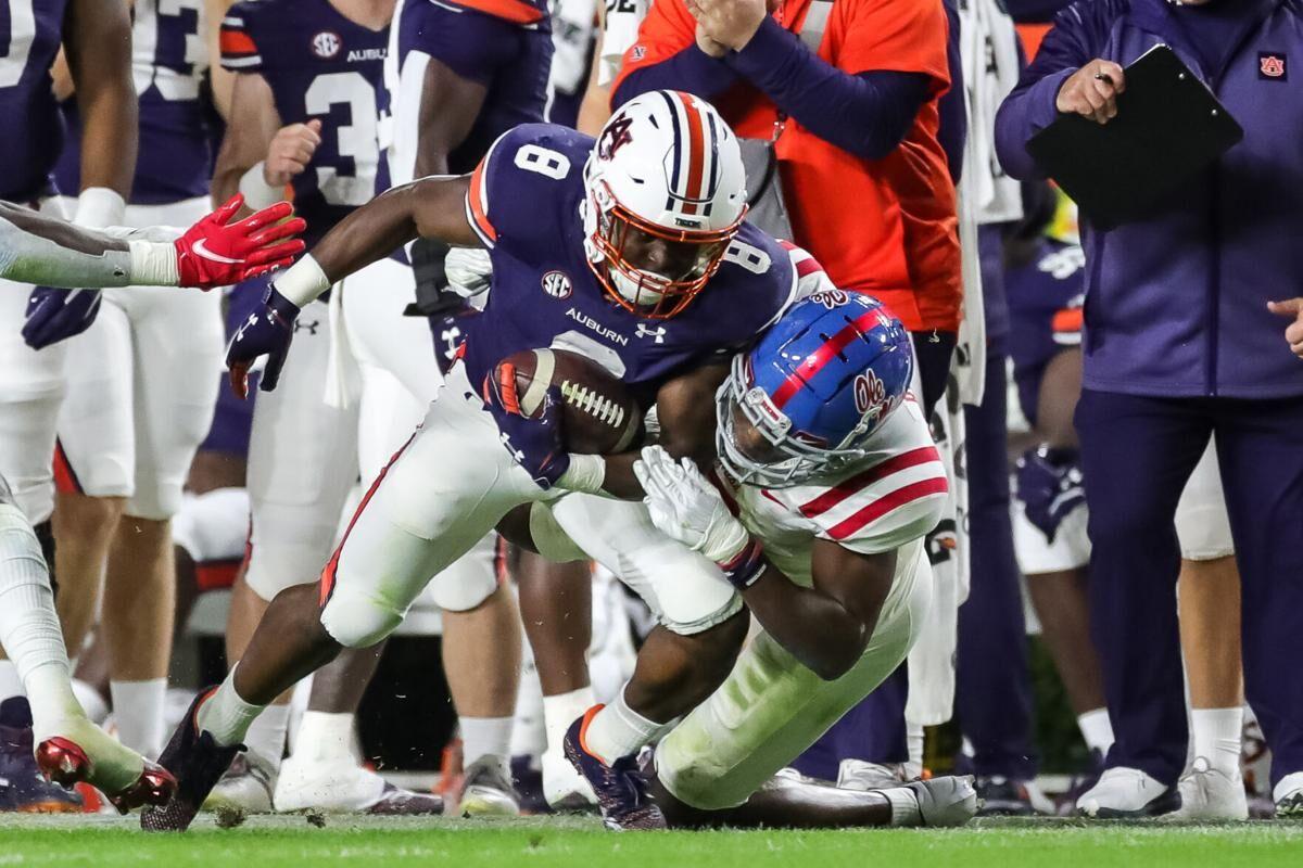 2 Auburn football players enter transfer portal