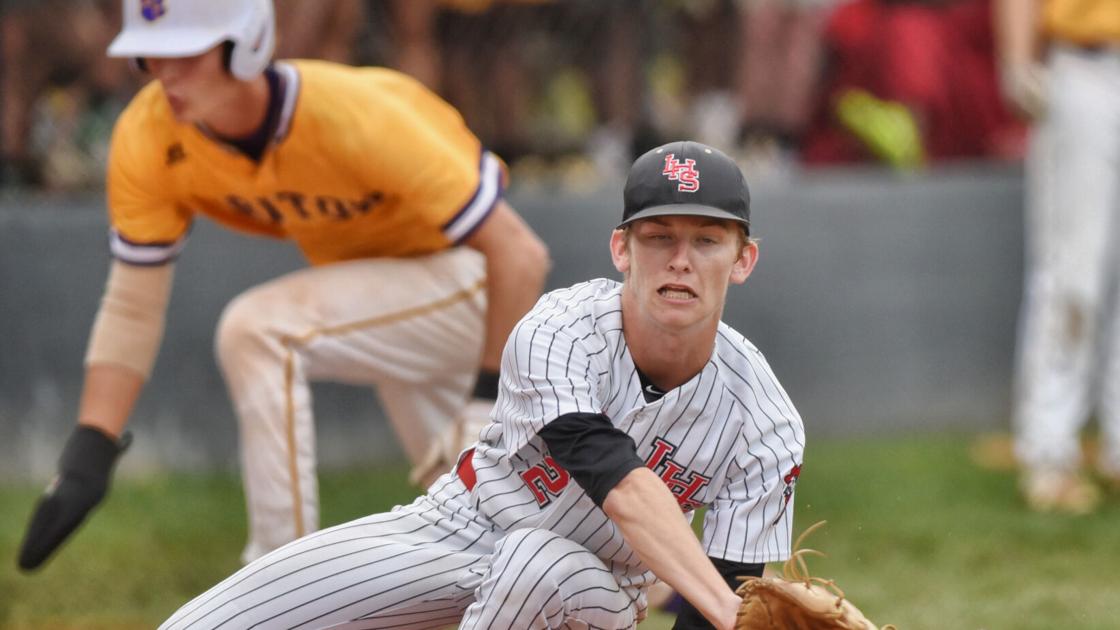 DothanEagle.com - Ariton wins state semifinal series opener over G.W. Long image