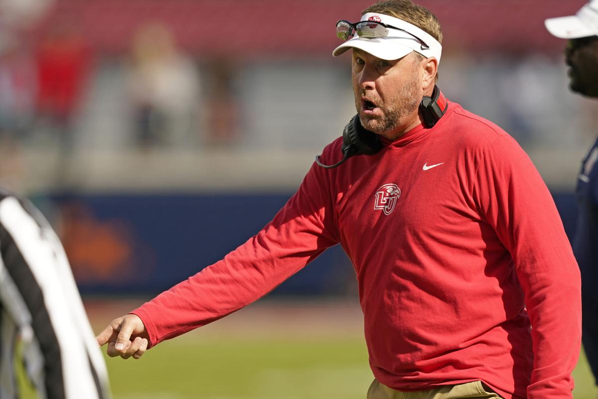 Hugh Freeze contemplating turning over play-calling at Auburn