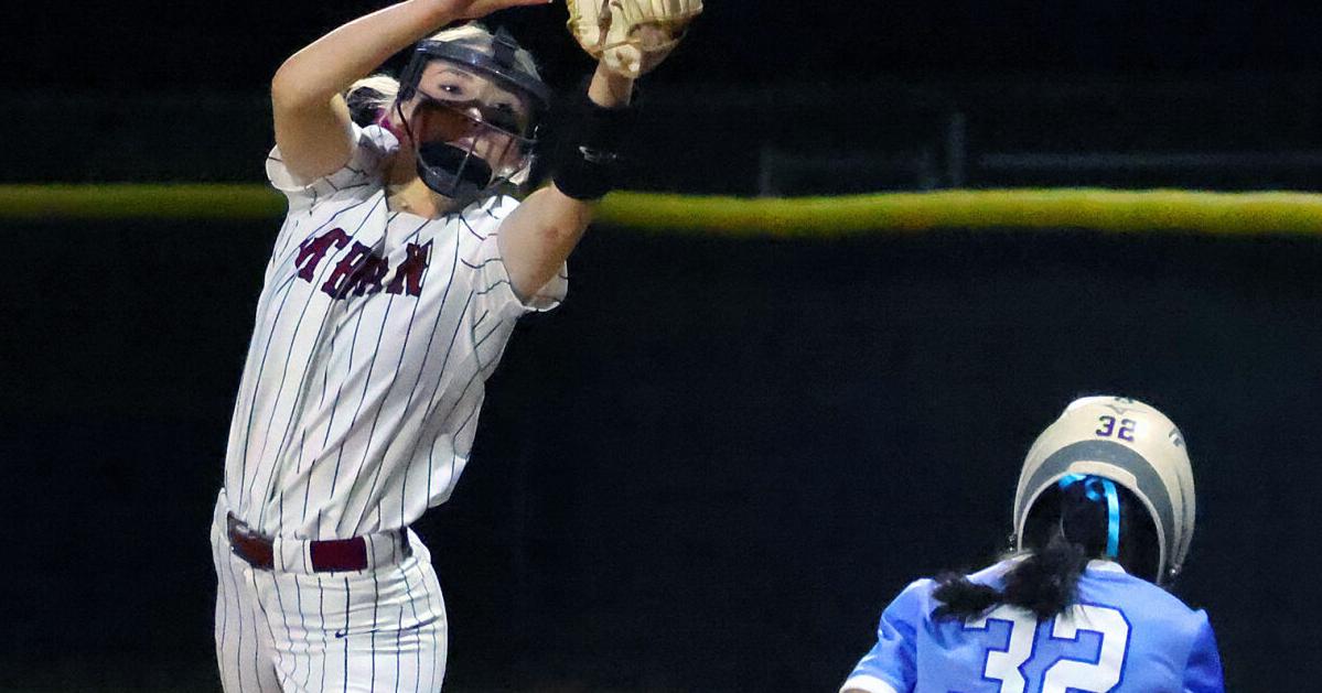 DothanEagle.com - Rehobeth breaks tie in sixth inning to down Dothan image