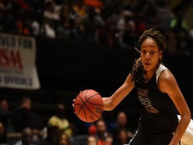 Former Charles Henderson Star Maori Davenport Transfers From