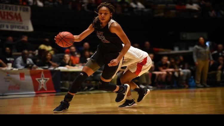 Former Charles Henderson Star Maori Davenport Transfers From