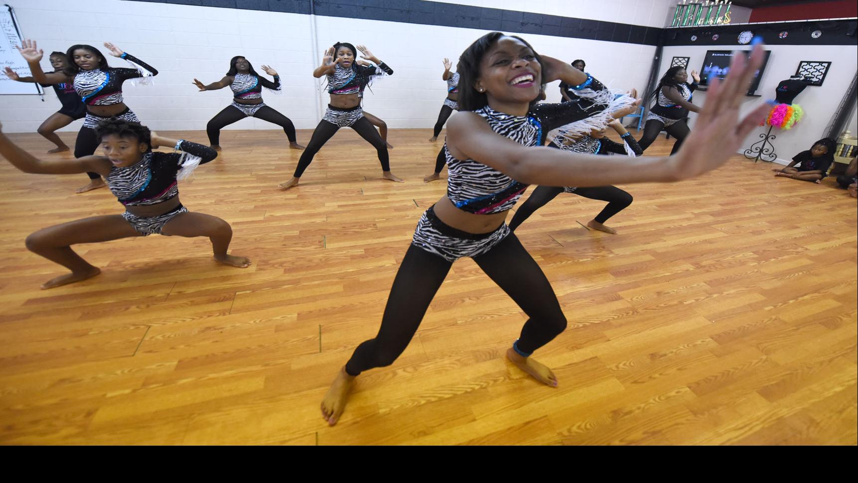 Hip Hop Majorettes Combine Cheerleading Majorette And Hip Hop - dance your blox off routine letters