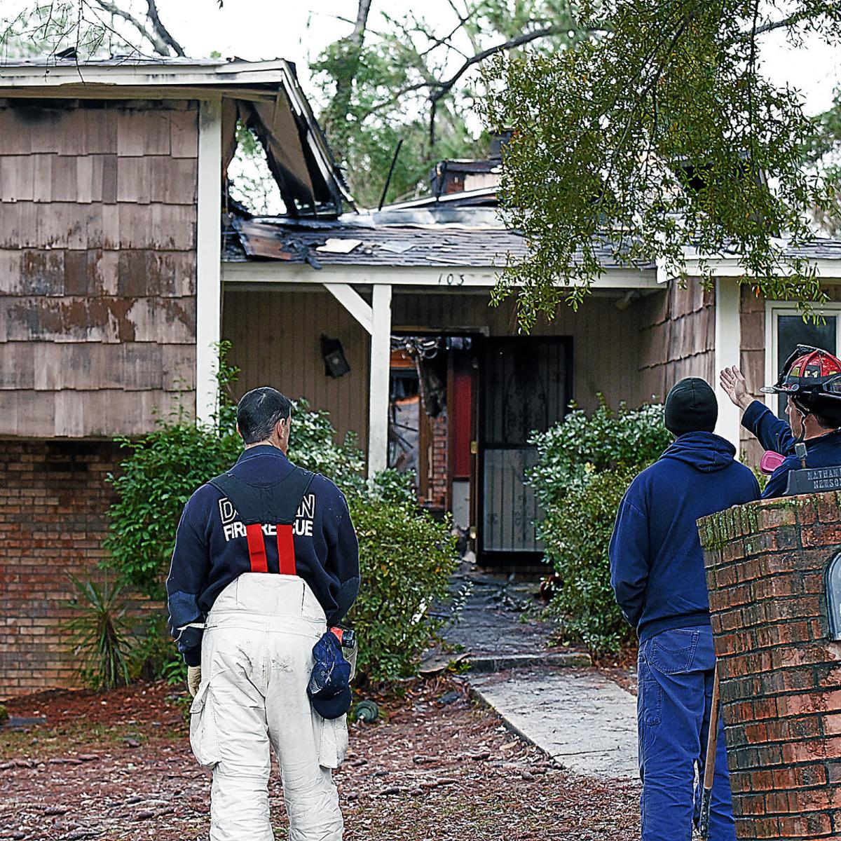 Dothan Man Dies In Late Sunday Night Fire Dot Dothaneagle Com