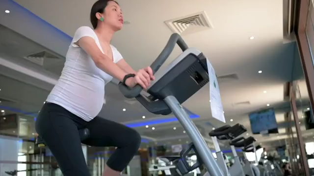 3 myths about exercising during pregnancy