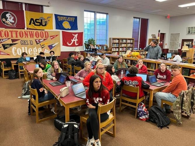 Cottonwood seniors take part in Free College Application week