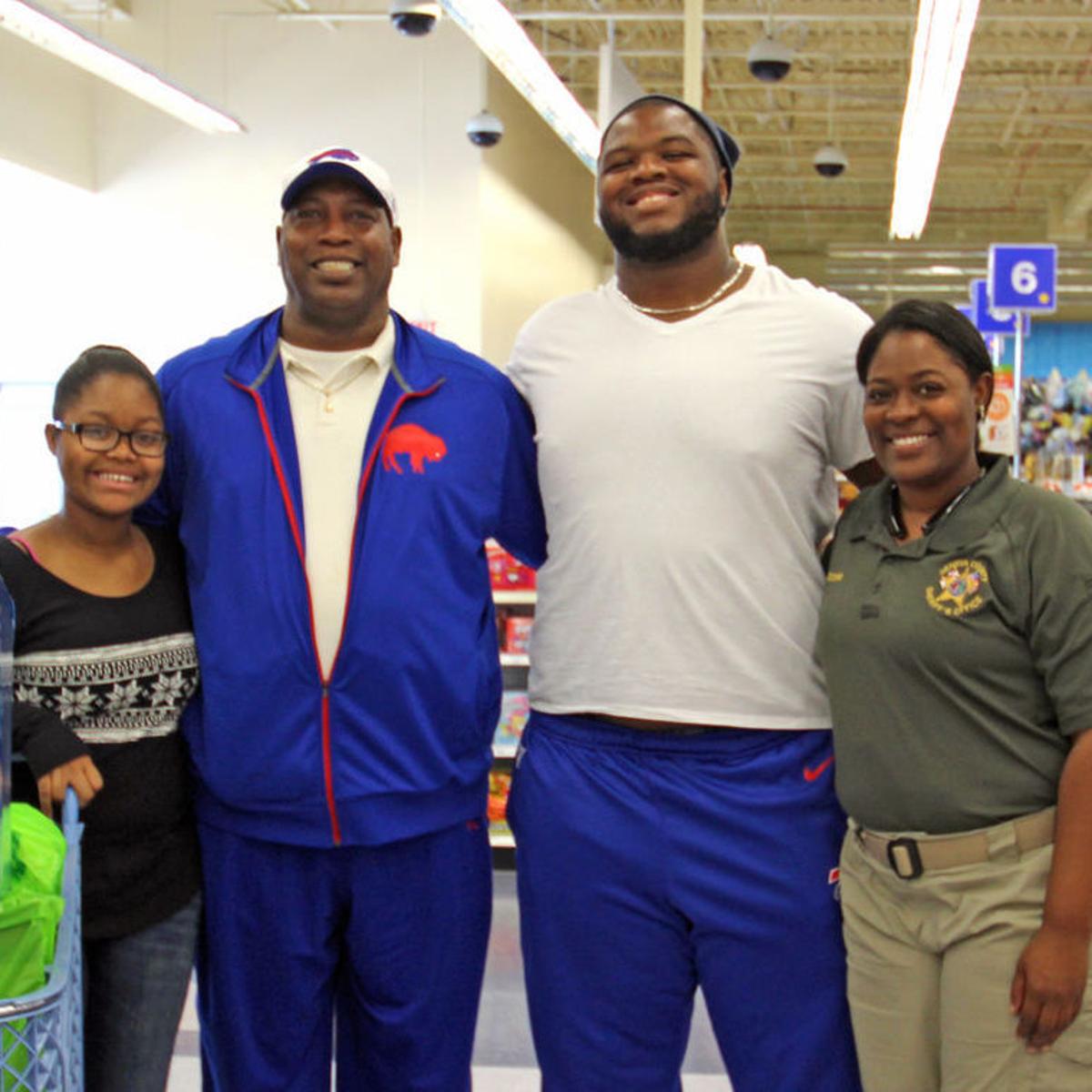 Former Wildcat And Current Nfl Star To Hold Charity Shopping Spree Sports Dothaneaglecom Former Wildcat And Current Nfl Star To Hold Charity Shopping Spree Sports Dothaneaglecom