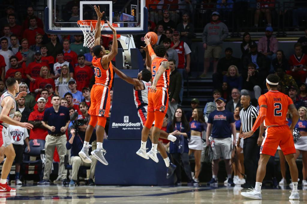 Auburn Comes Up Empty In Sec Opener At Ole Miss Auburn