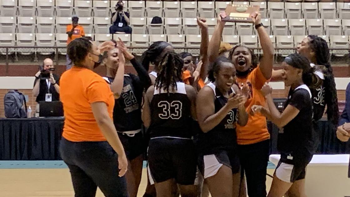 DothanEagle.com - Charles Henderson girls down Carroll, return to Class 5A Final Four image