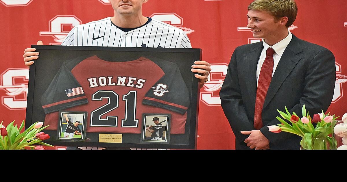 Slocomb High retires Clay Holmes' No. 21 baseball jersey