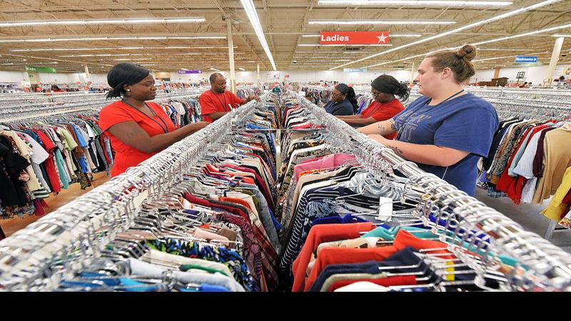 America S Thrift Stores Inhabiting Former Toys R Us Building