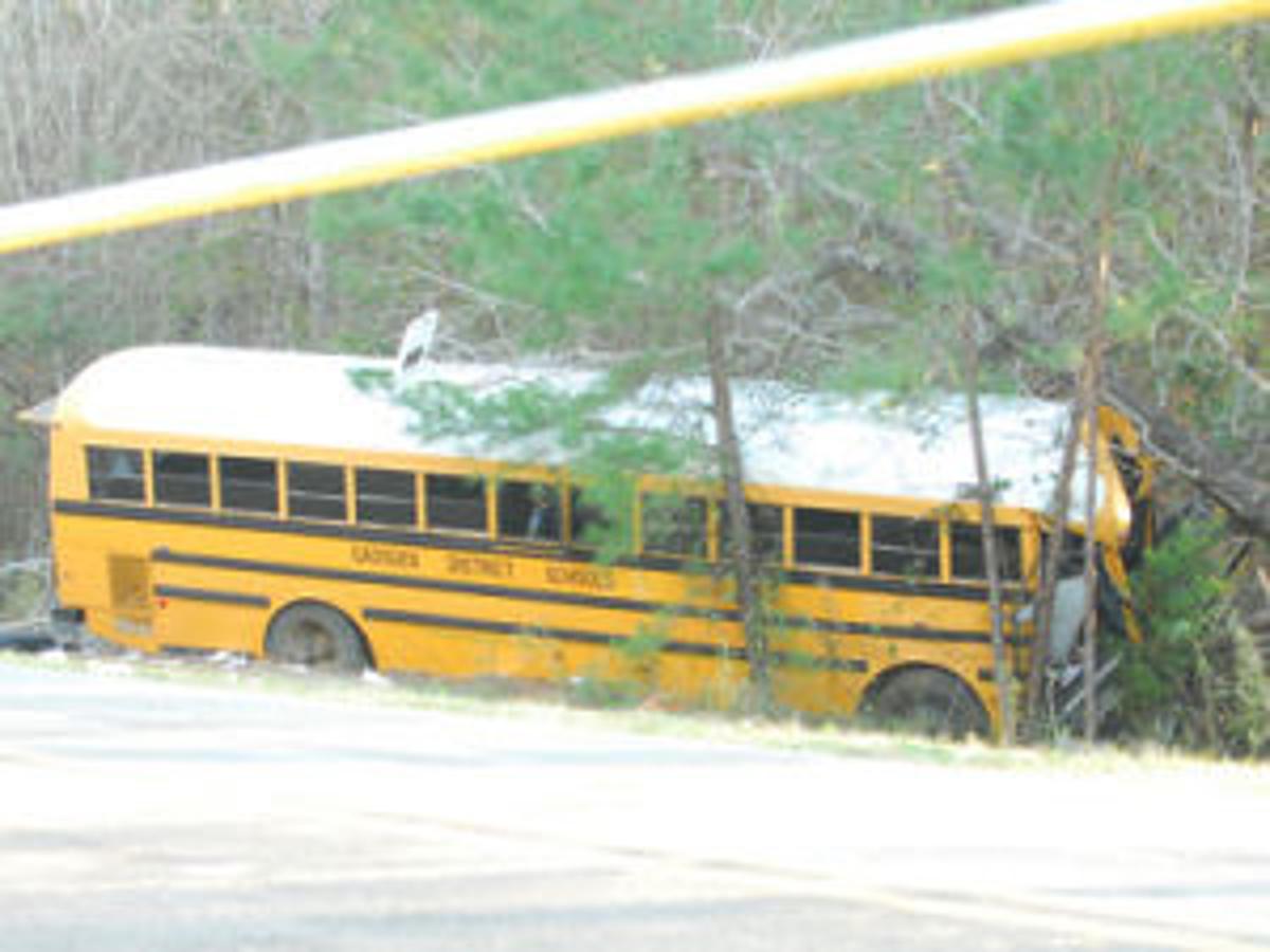 Student In Bus Crash Dies News Dothaneagle Com