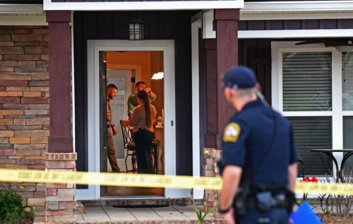 Possible sovereign citizen kills himself after shooting wife in ...