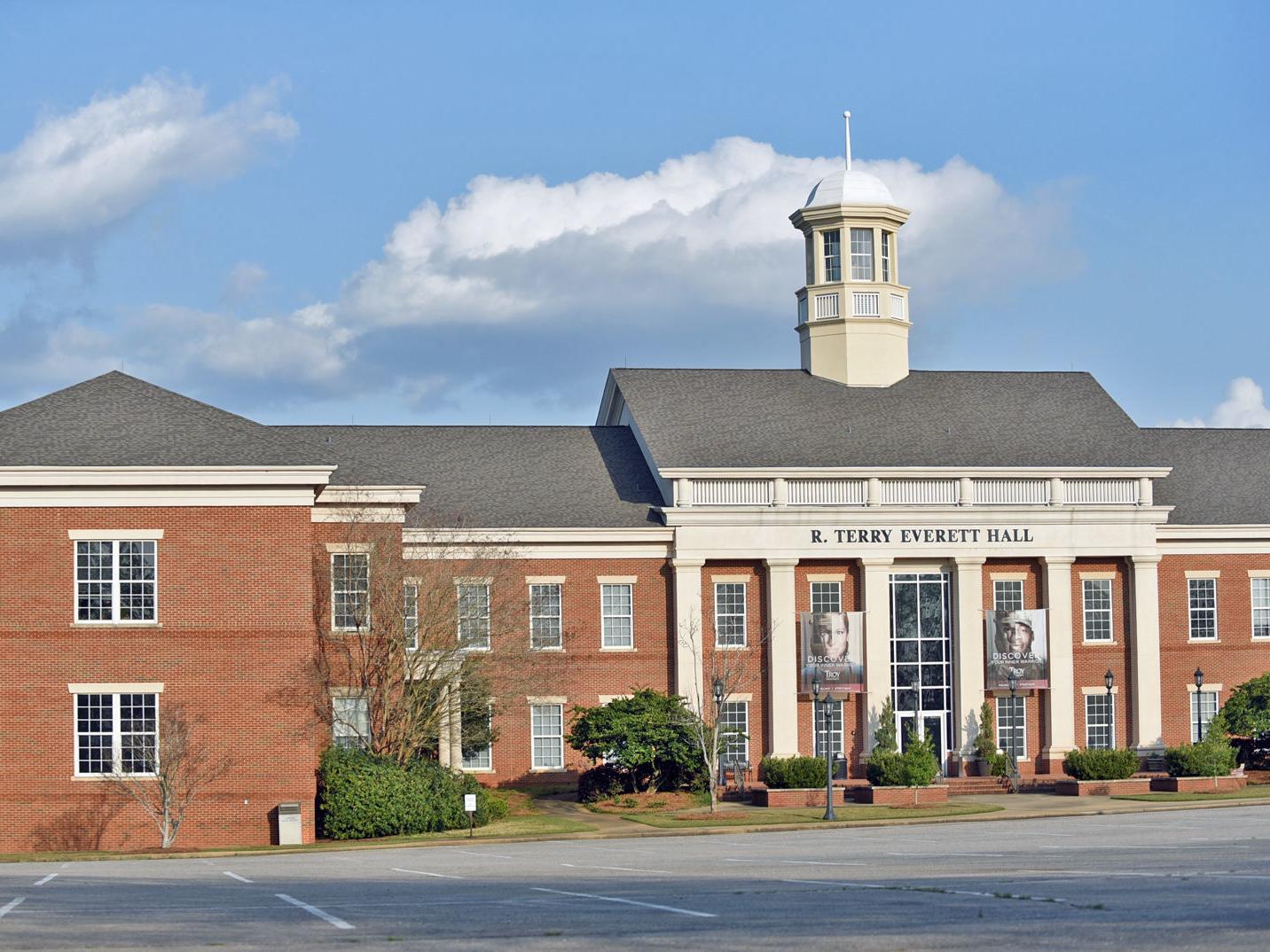 Troy University Waives College Admissions Exams For 2021 Education Dothaneagle Com Troy University Schedule Of Classes Spring 2022