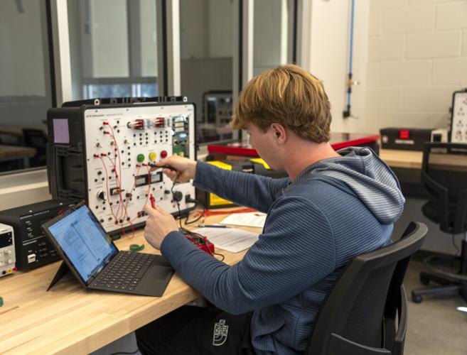 First classes held in new workforce center at ESCC