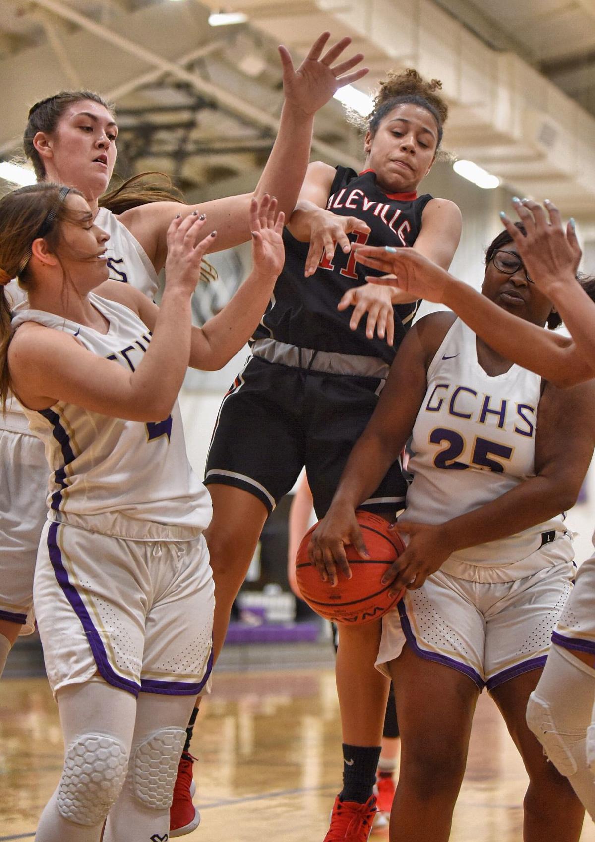 Geneva County Lady Bulldogs Roll Past Daleville High School
